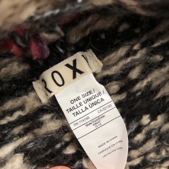 RARE ROXY yarn winter hat toque, colourful pattern - Picture 4 of 6